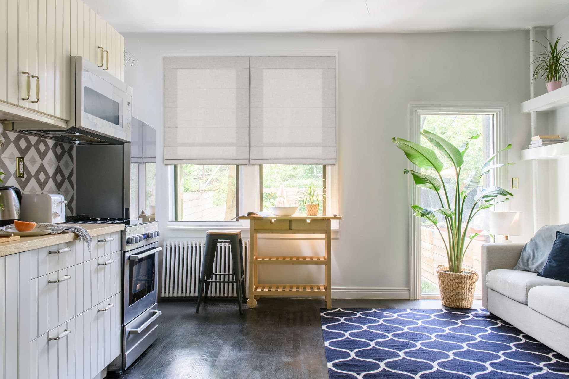 Caravello Macadamia roman shade